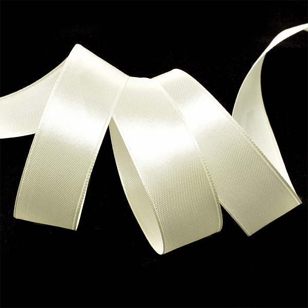Лента атласная 3/4" (20мм) цв.3004 св.кремовый IDEAL уп.27,4 м