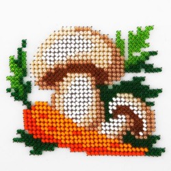 Набор для вышивания бисером LOUISE арт. L498 Морковь и грибы 11х11 см