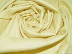 Ткань сатин гл/крашеный, 120 г/м , 100% хлопок, шир.220см, цв.12-0720 неж.желтый рул.60м