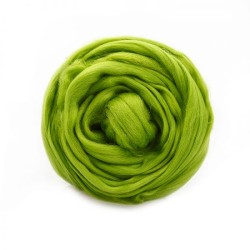 Шерсть для валяния ТРО "Гребенная лента" (тонкая мериносовая шерсть) 100г цв.0252 зеленый горошек