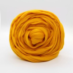 Шерсть для валяния ТРО "Гребенная лента" (тонкая мериносовая шерсть) 100г цв.0012 желток