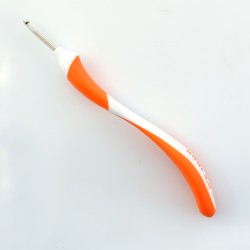 Крючок вязальный с эргономичной пластиковой ручкой addiSwing №3 16 см